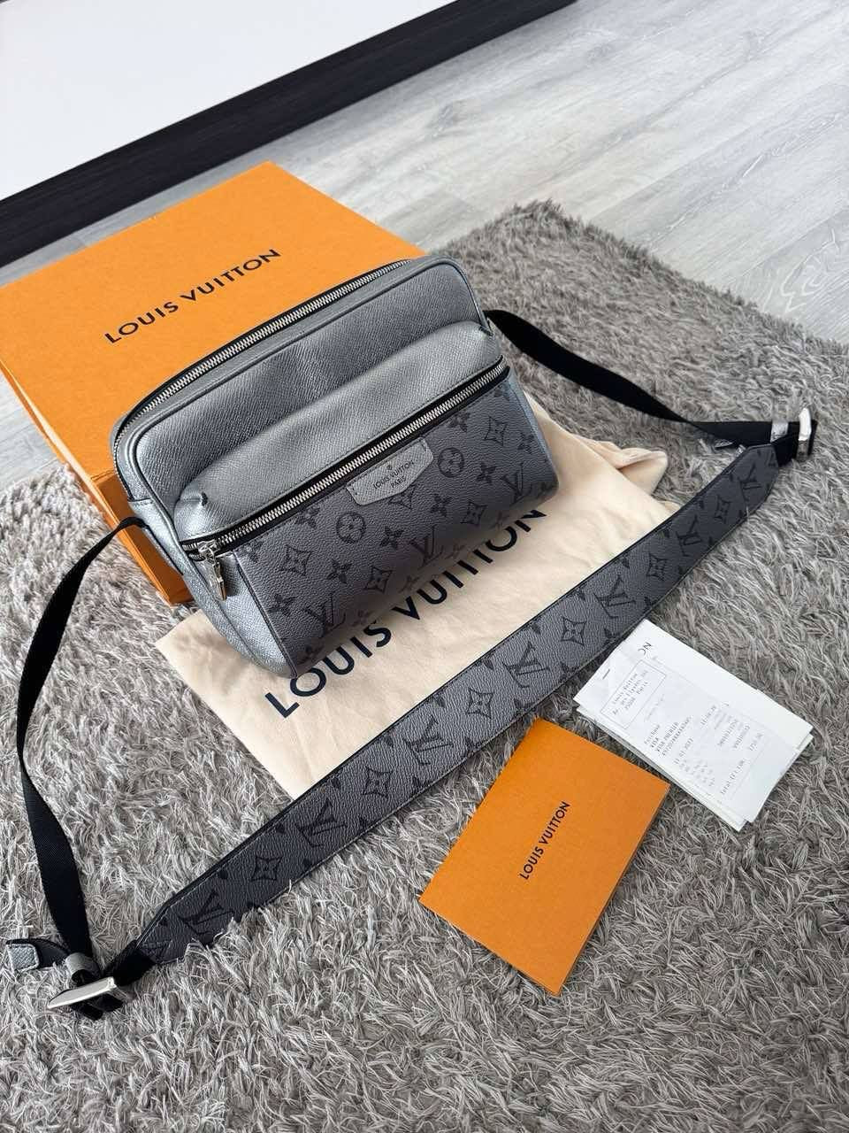 Pre-Loved - Louis Vuitton Outdoor Messenger Bag - Gunmetal Grey