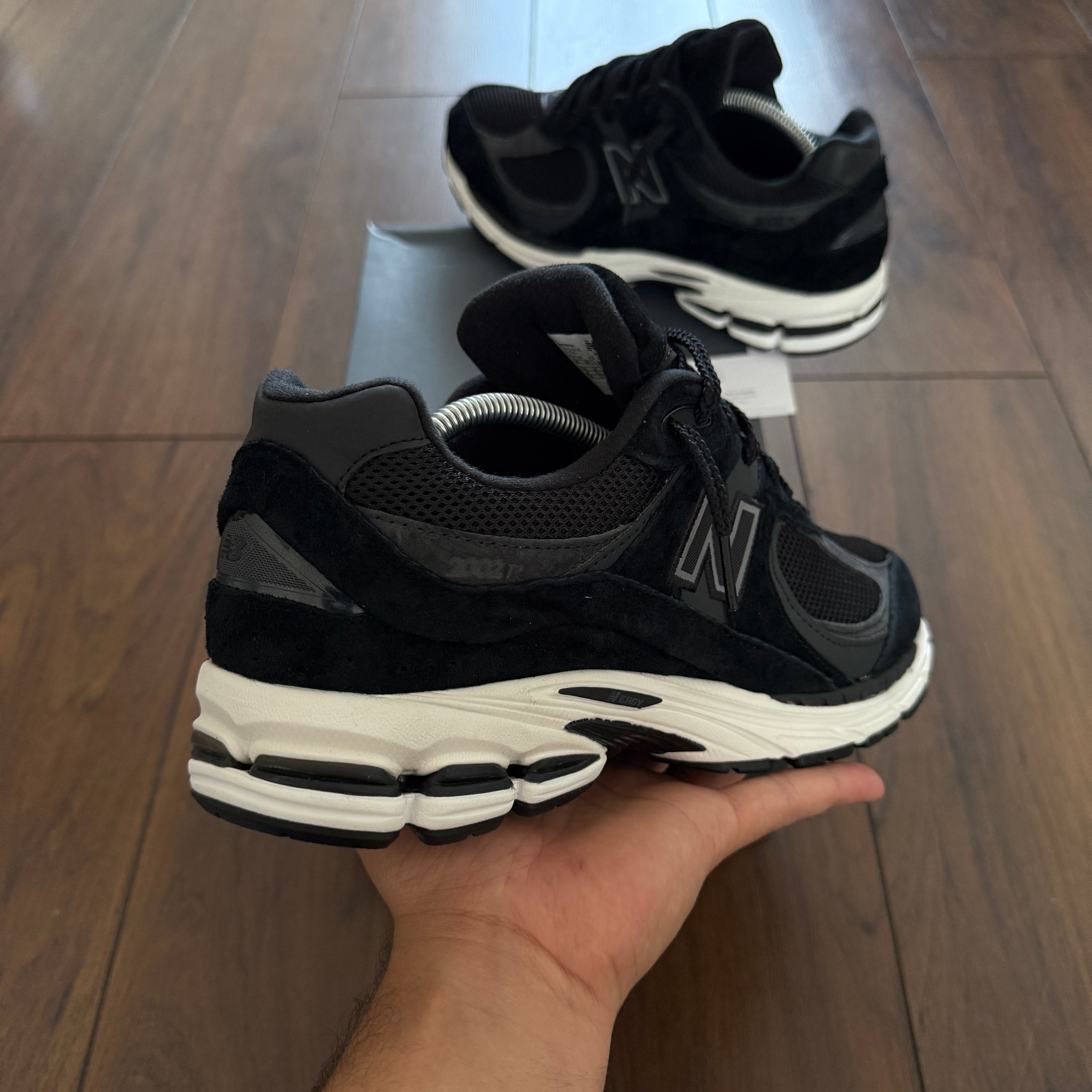 New Balance 2002r Black