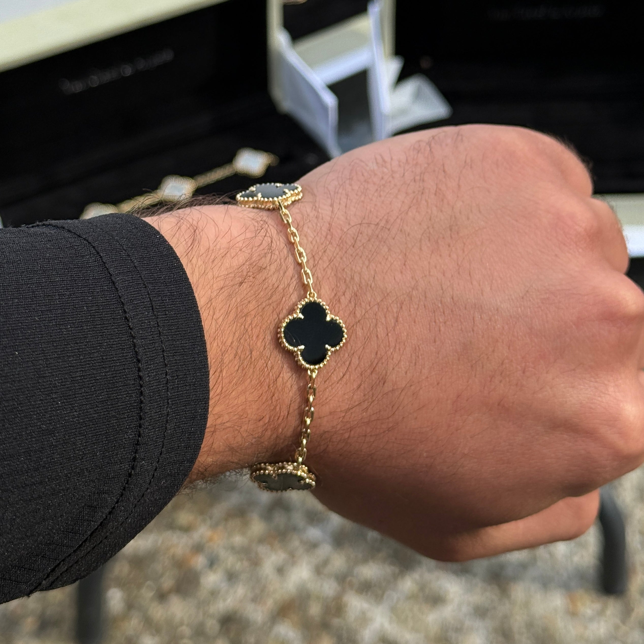 ONYX BLACK