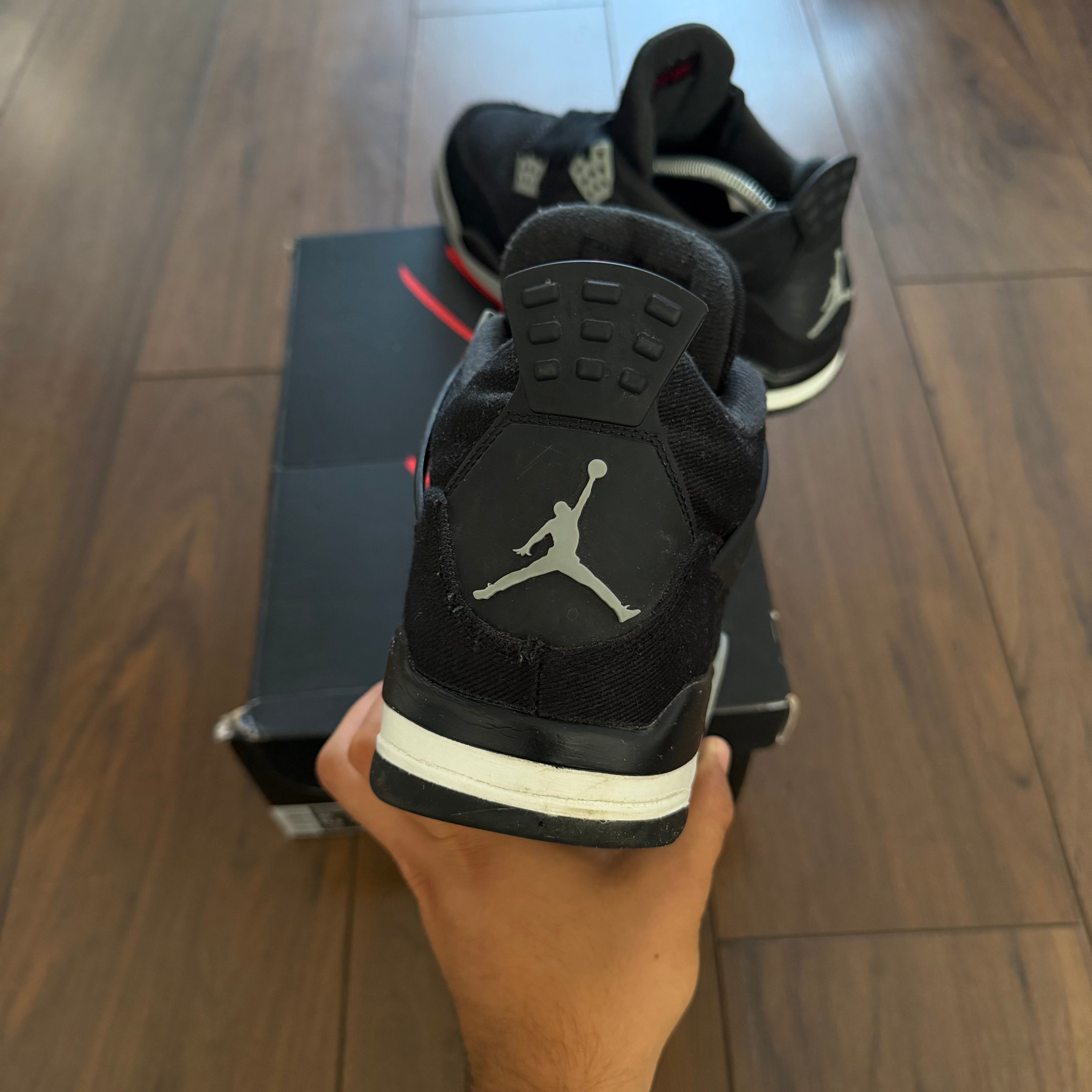Pre-Loved - Jordan 4 ‘BLANK CANVAS’ UK9