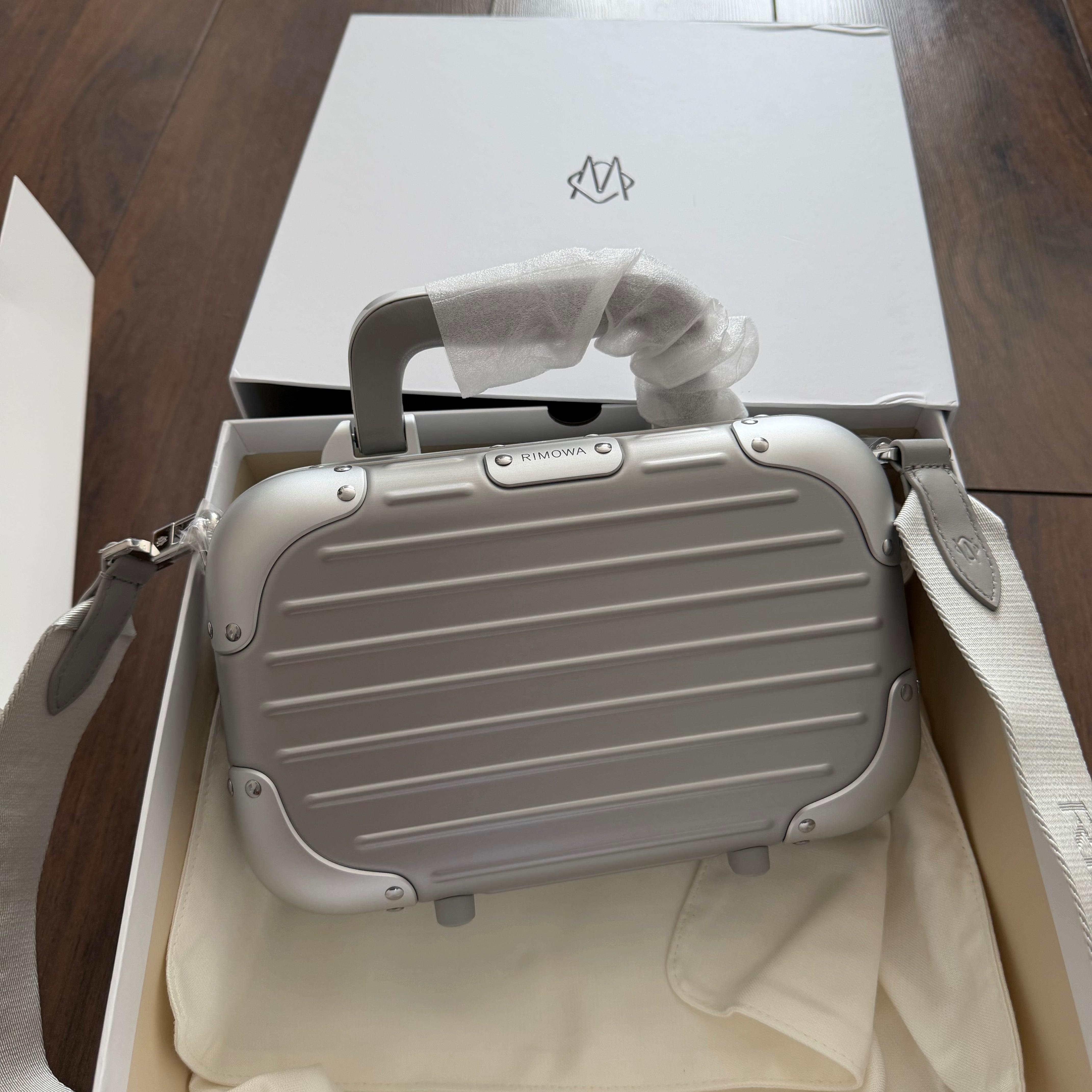 Rimowa Cross Body Bag 16 ‘SILVER’