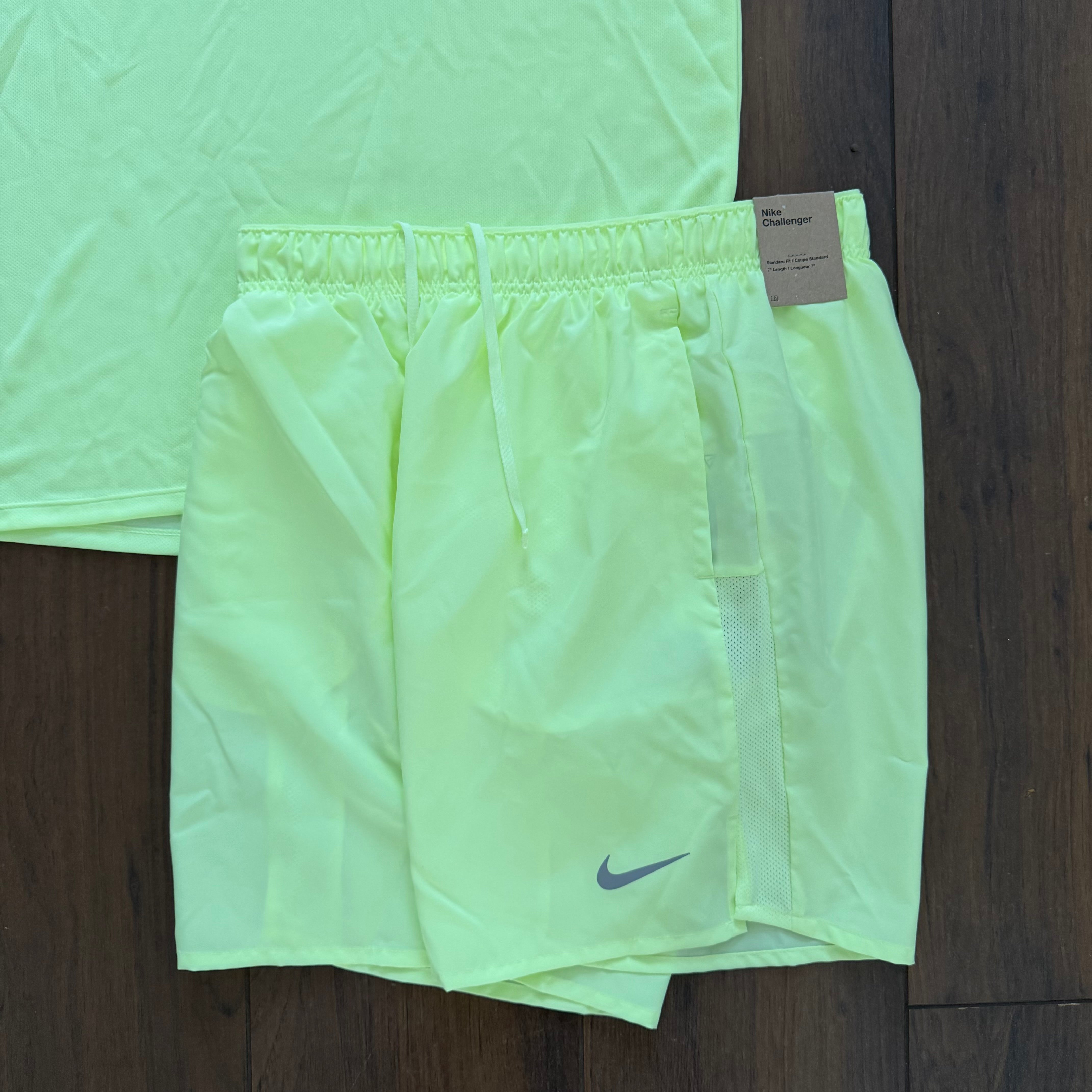Nike ‘Neon Green’ Set