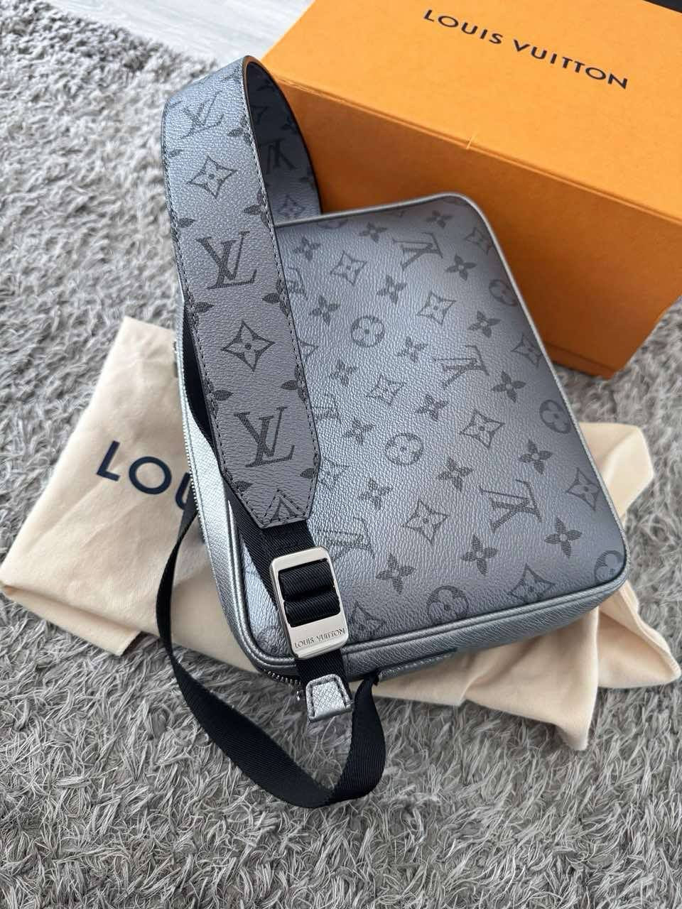 Pre-Loved - Louis Vuitton Outdoor Messenger Bag - Gunmetal Grey
