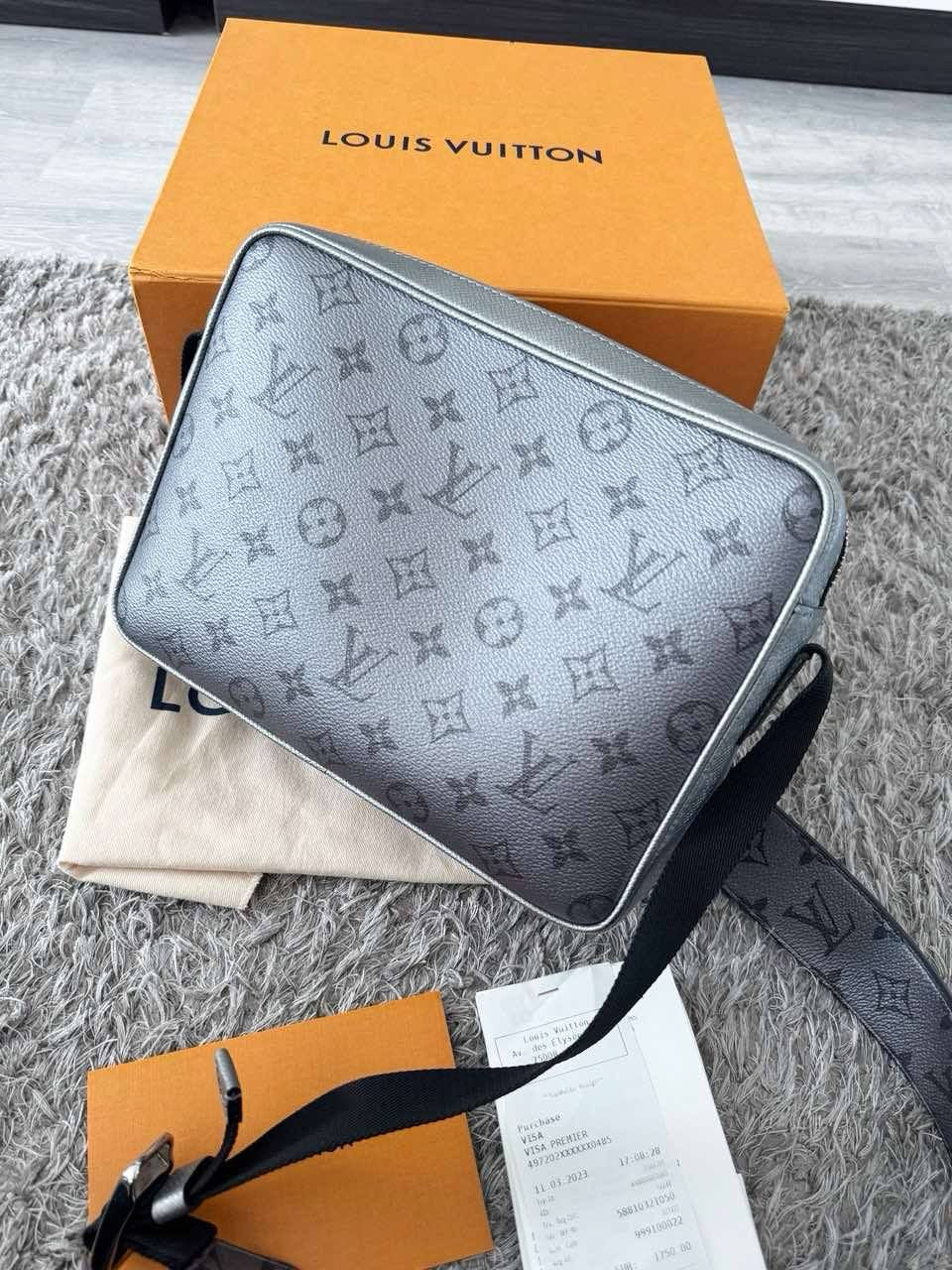 Pre-Loved - Louis Vuitton Outdoor Messenger Bag - Gunmetal Grey