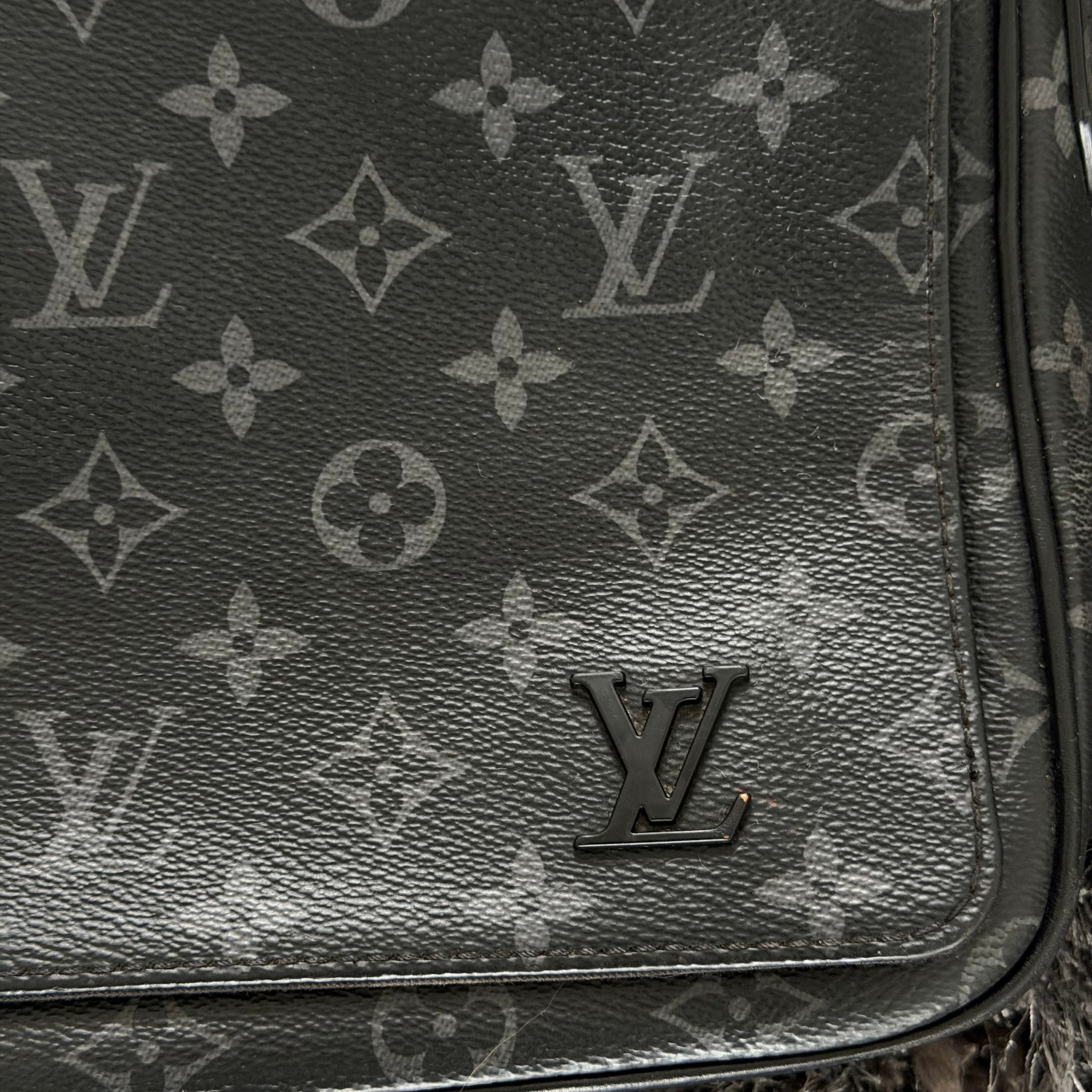 Pre-Loved - Louis Vuitton PM District Bag - Black