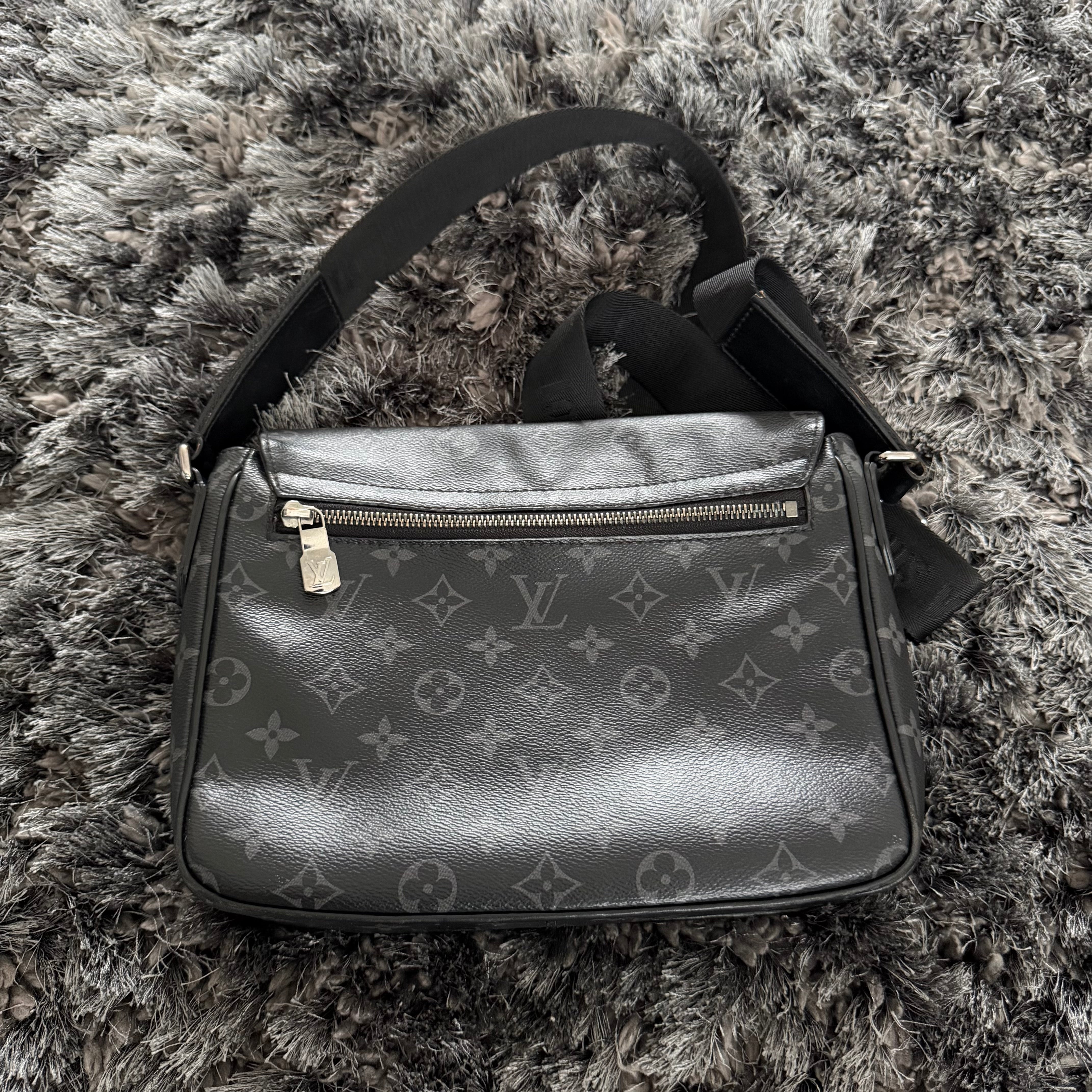 Pre-Loved - Louis Vuitton PM District Bag - Black