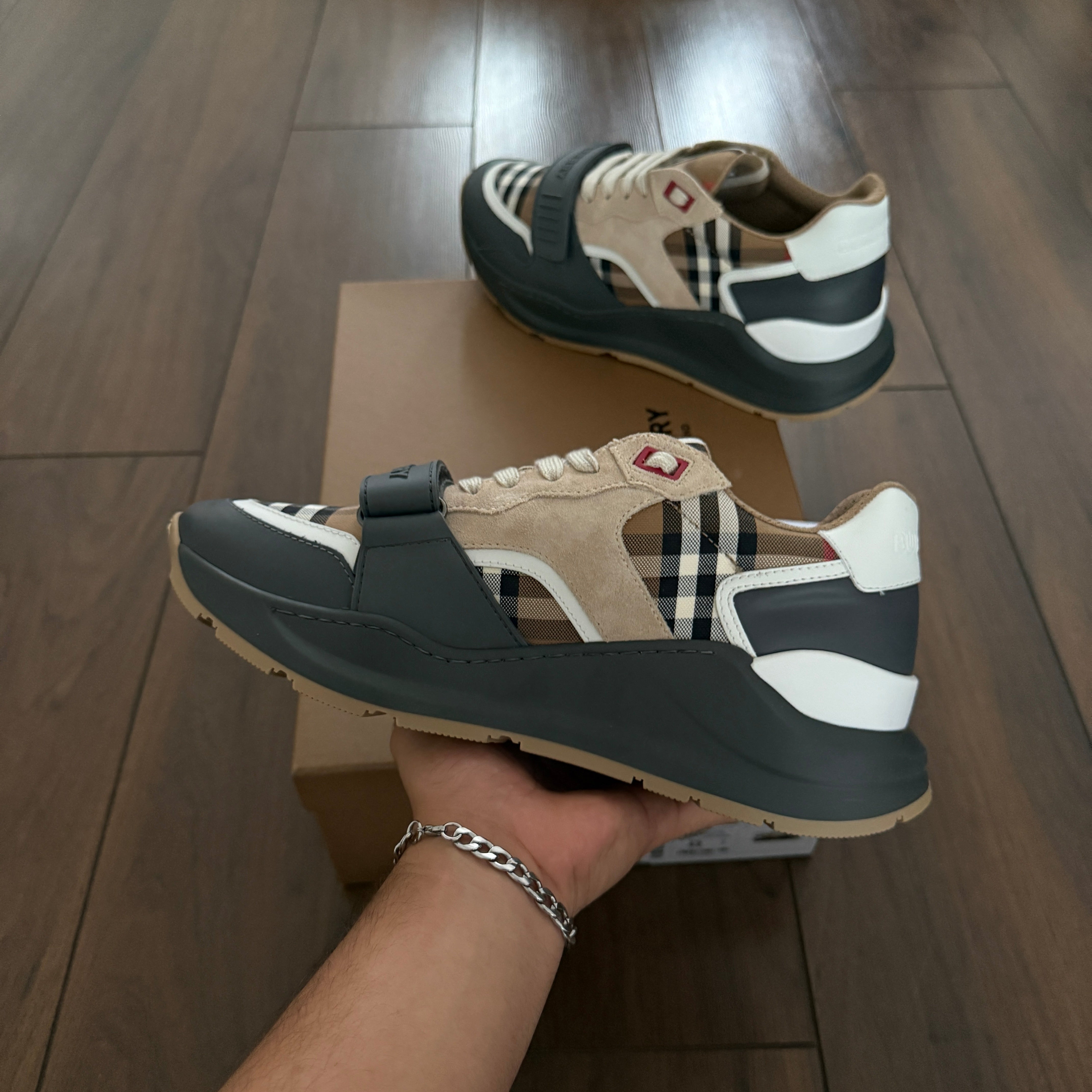 Burberry Ramsey Runners - Taupe Brown