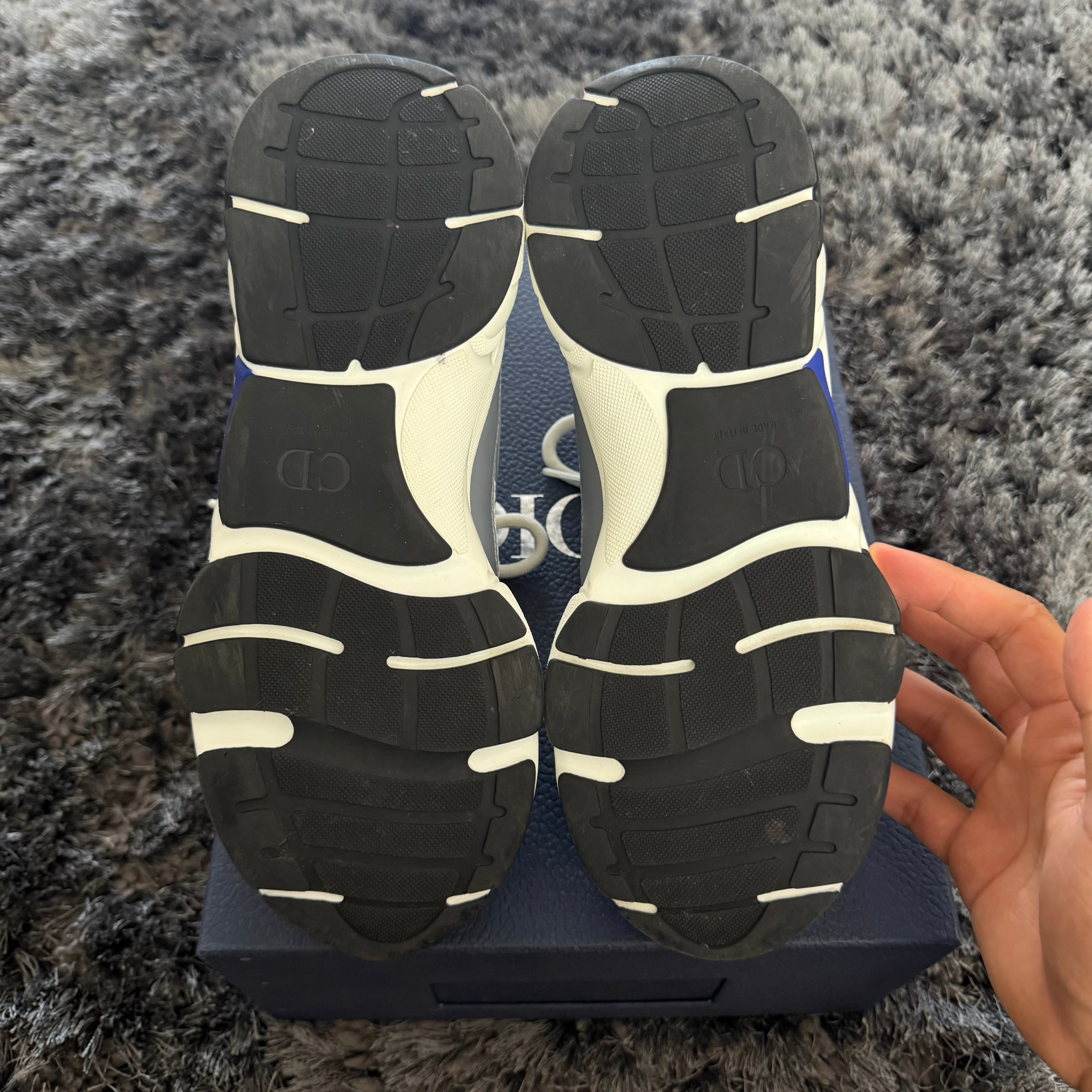 Pre-loved - Dior B22 Sneaker - Baby Blue