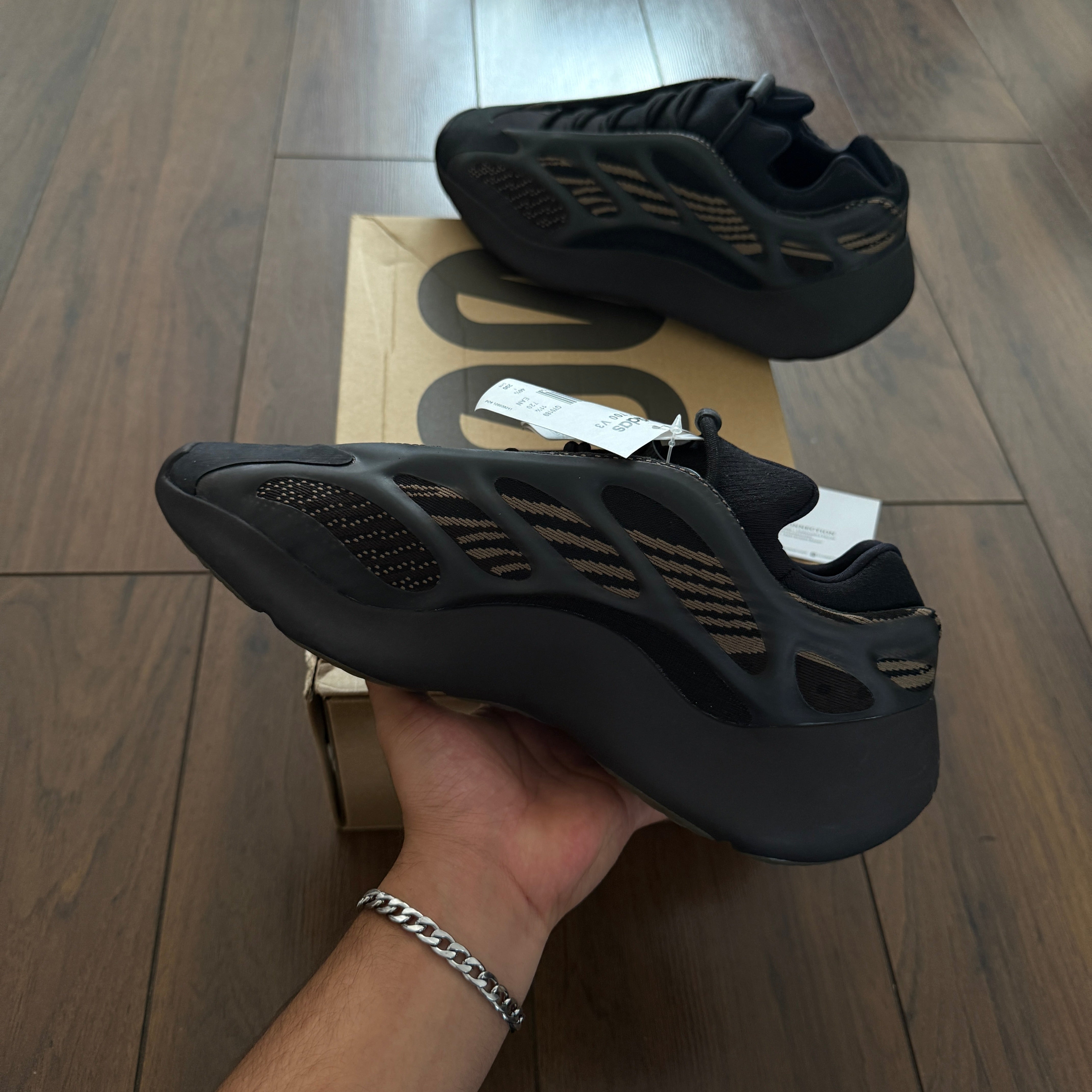 Yeezy 700 - Clay Brown