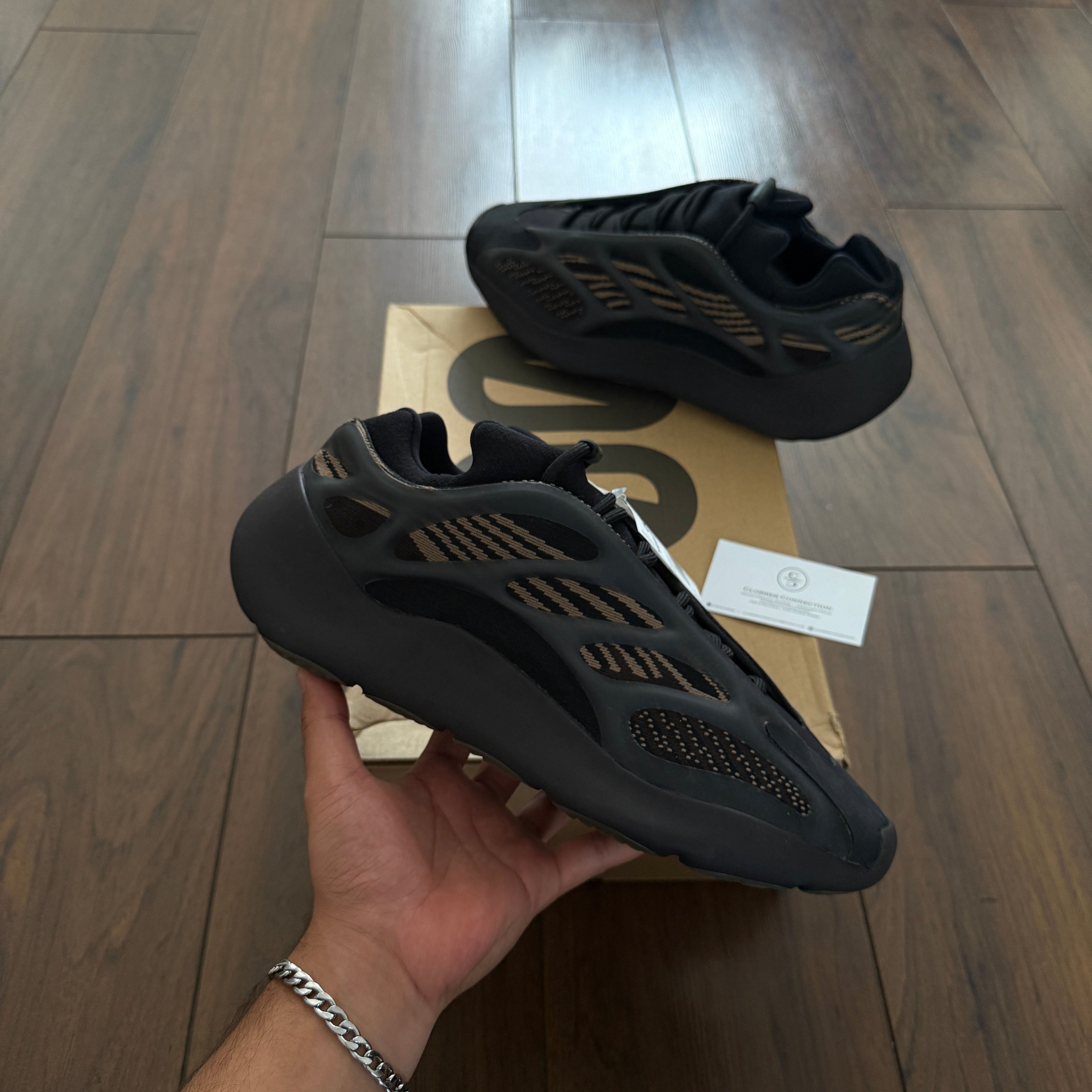 Yeezy 700 - Clay Brown