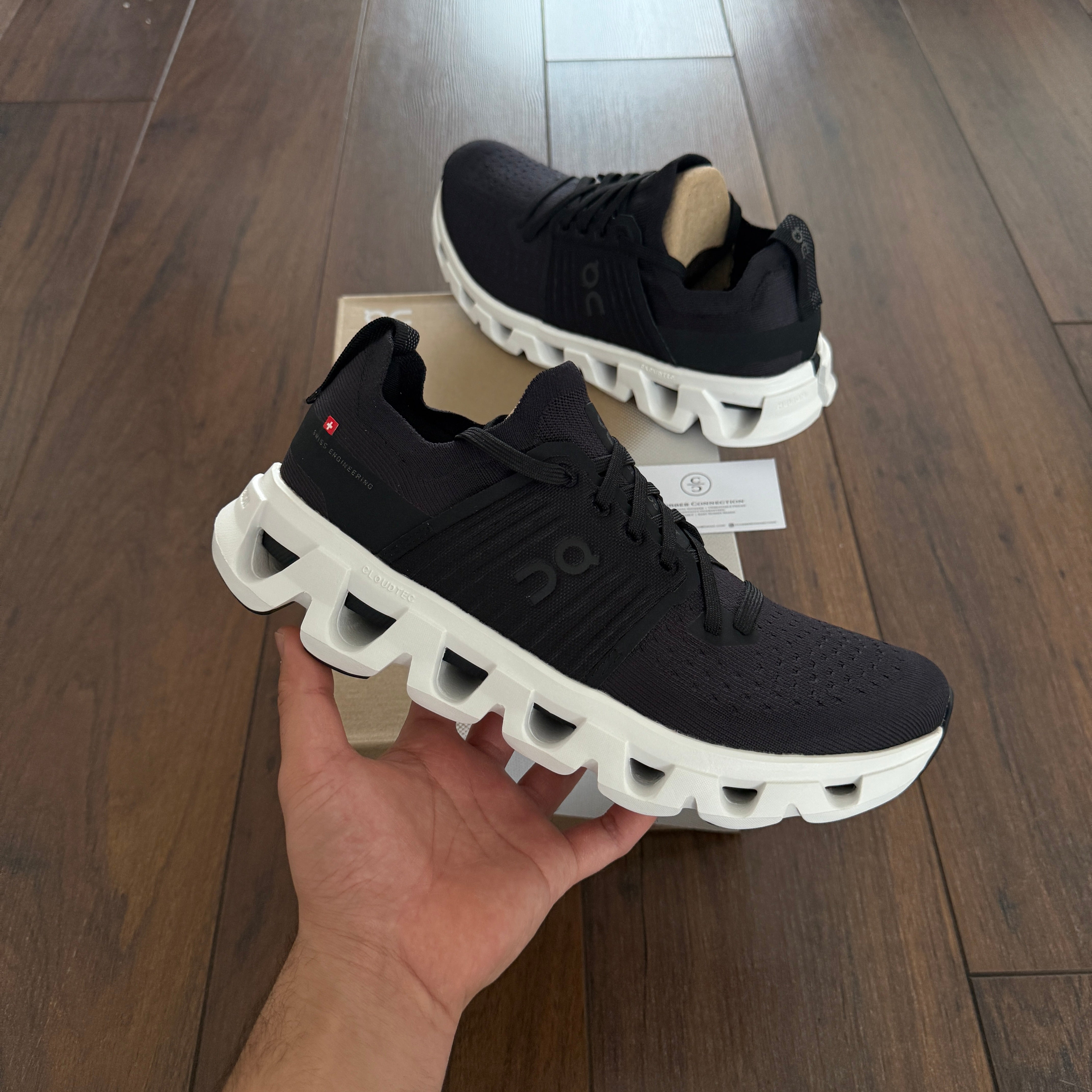 On Running Cloudswift 4 - Black White