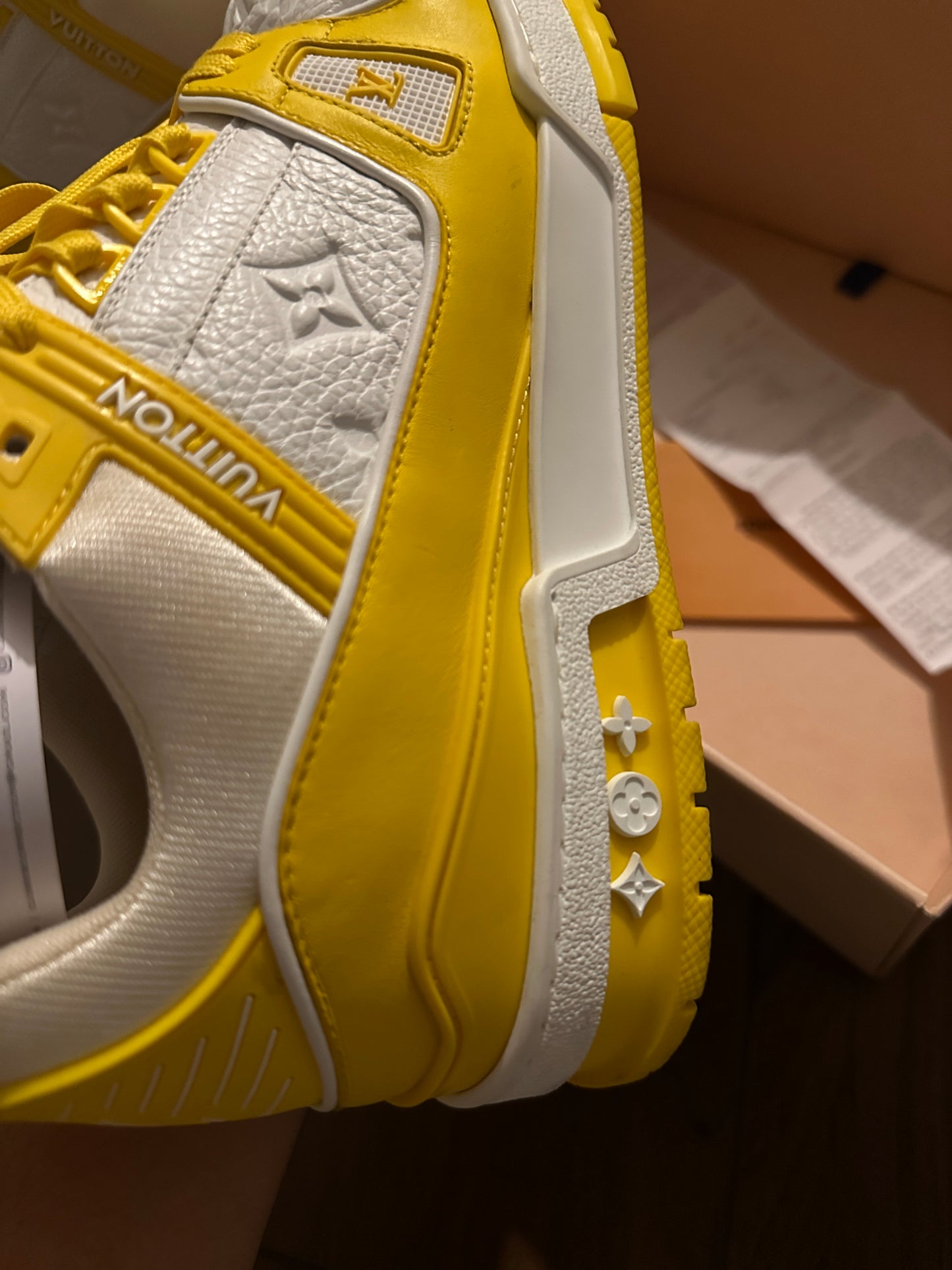 Louis Vuitton Sneakers - White/Yellow