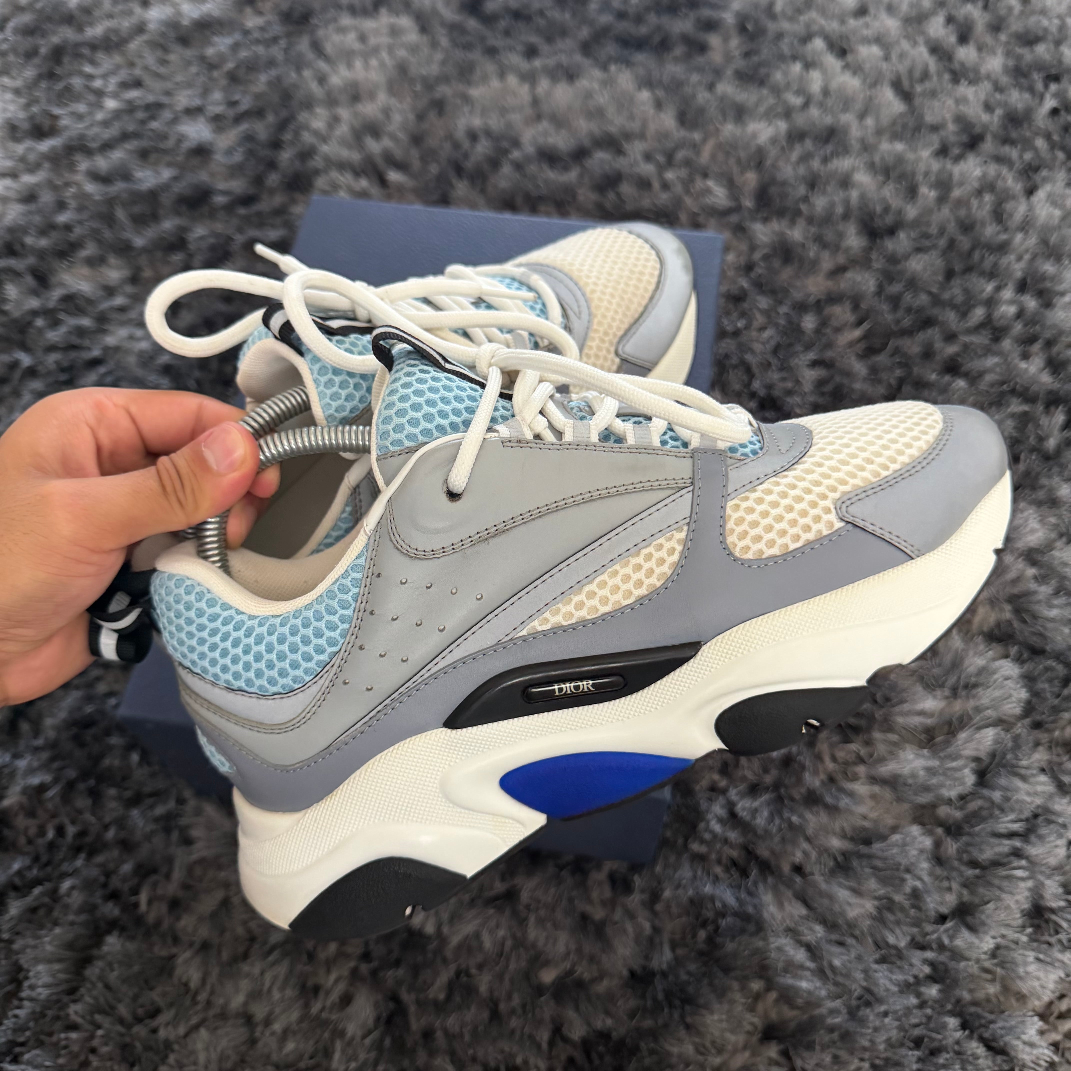 Pre-loved - Dior B22 Sneaker - Baby Blue