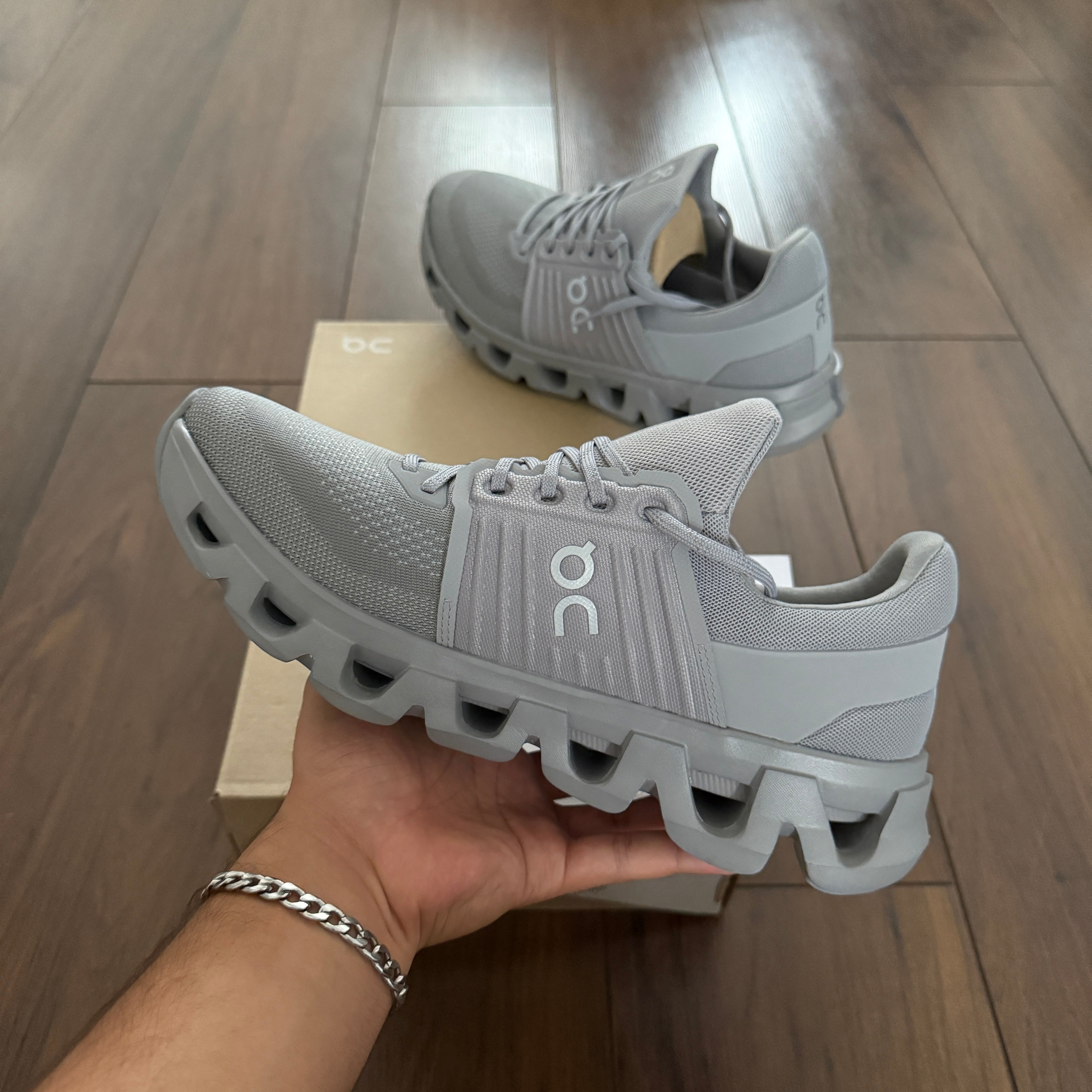On Running Cloudswift 4 - Smoke Grey
