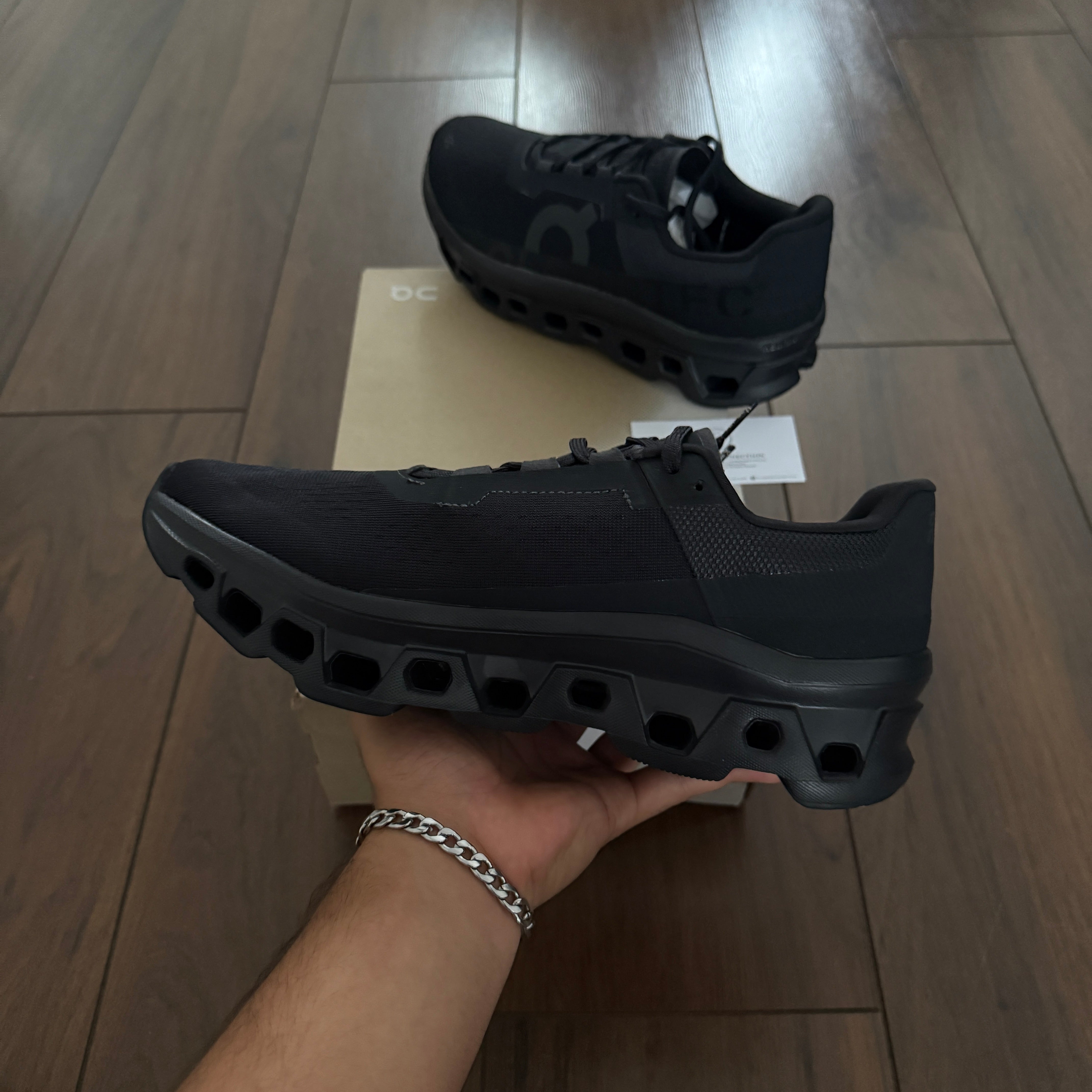 On Running Cloudmonster - Triple Black