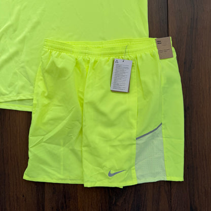 Nike ‘GHOST GREEN’ Miler Set