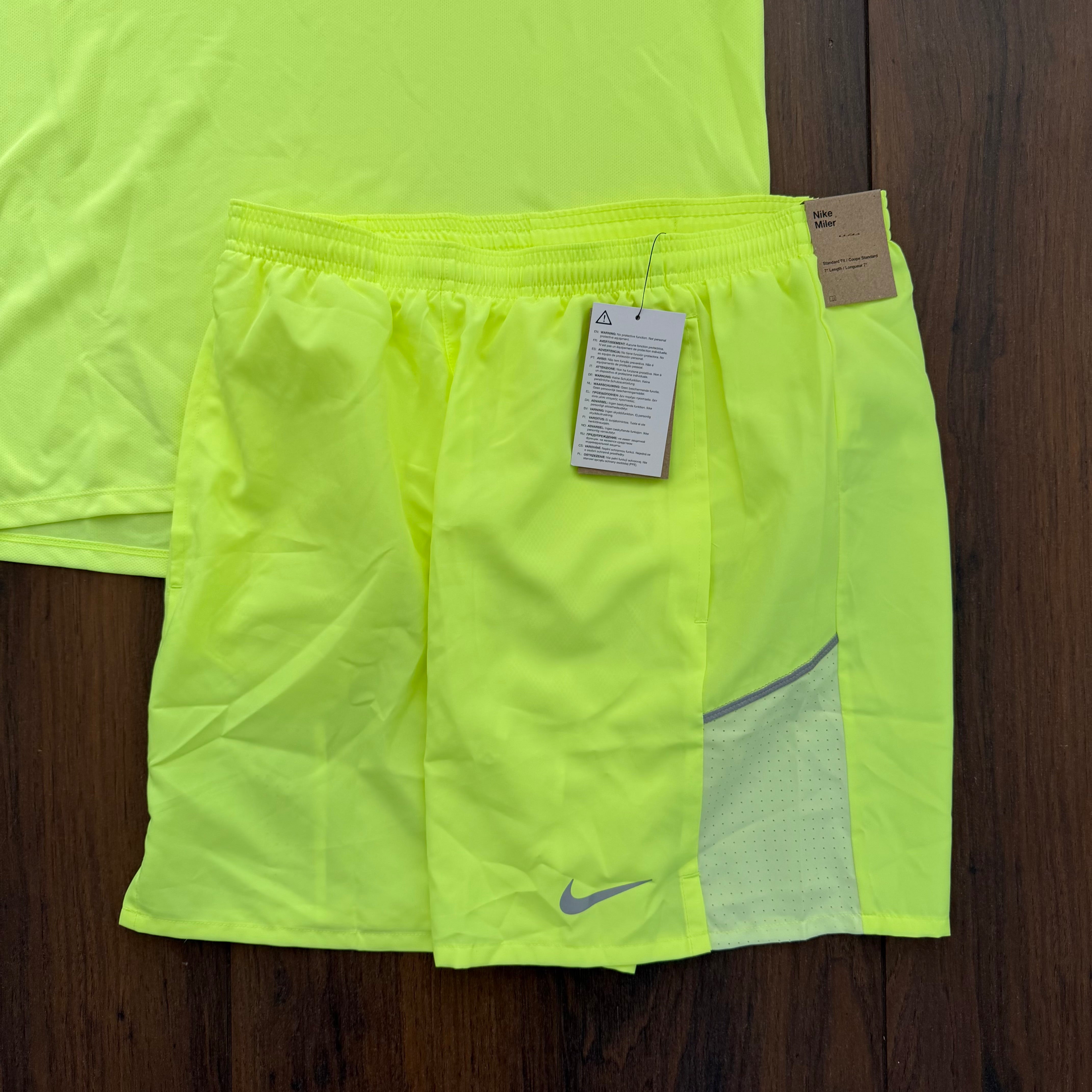 Nike ‘GHOST GREEN’ Miler Set