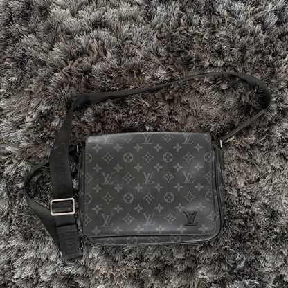 Pre-Loved - Louis Vuitton PM District Bag - Black
