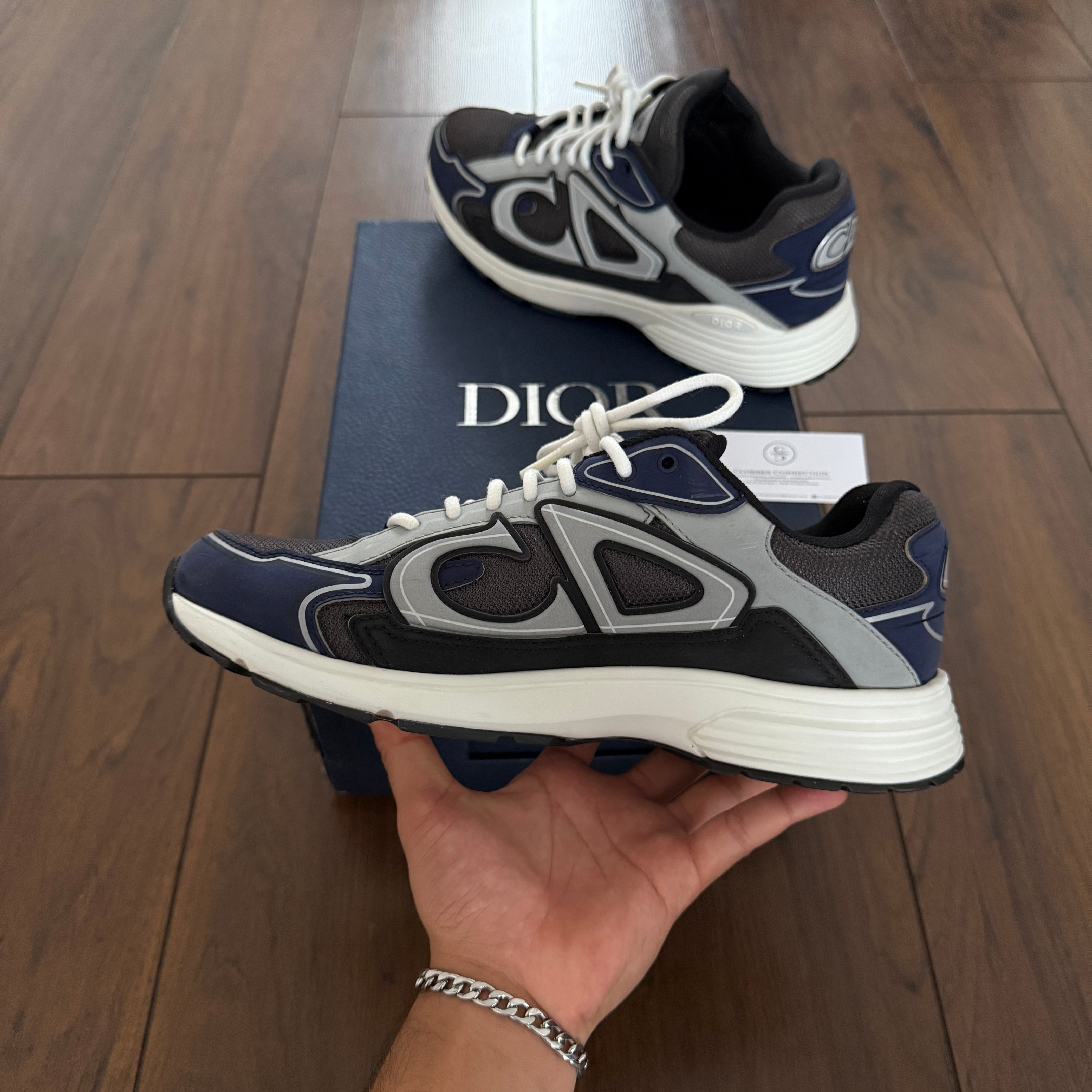 Pre-loved - Dior B30 Sneaker - Navy/White