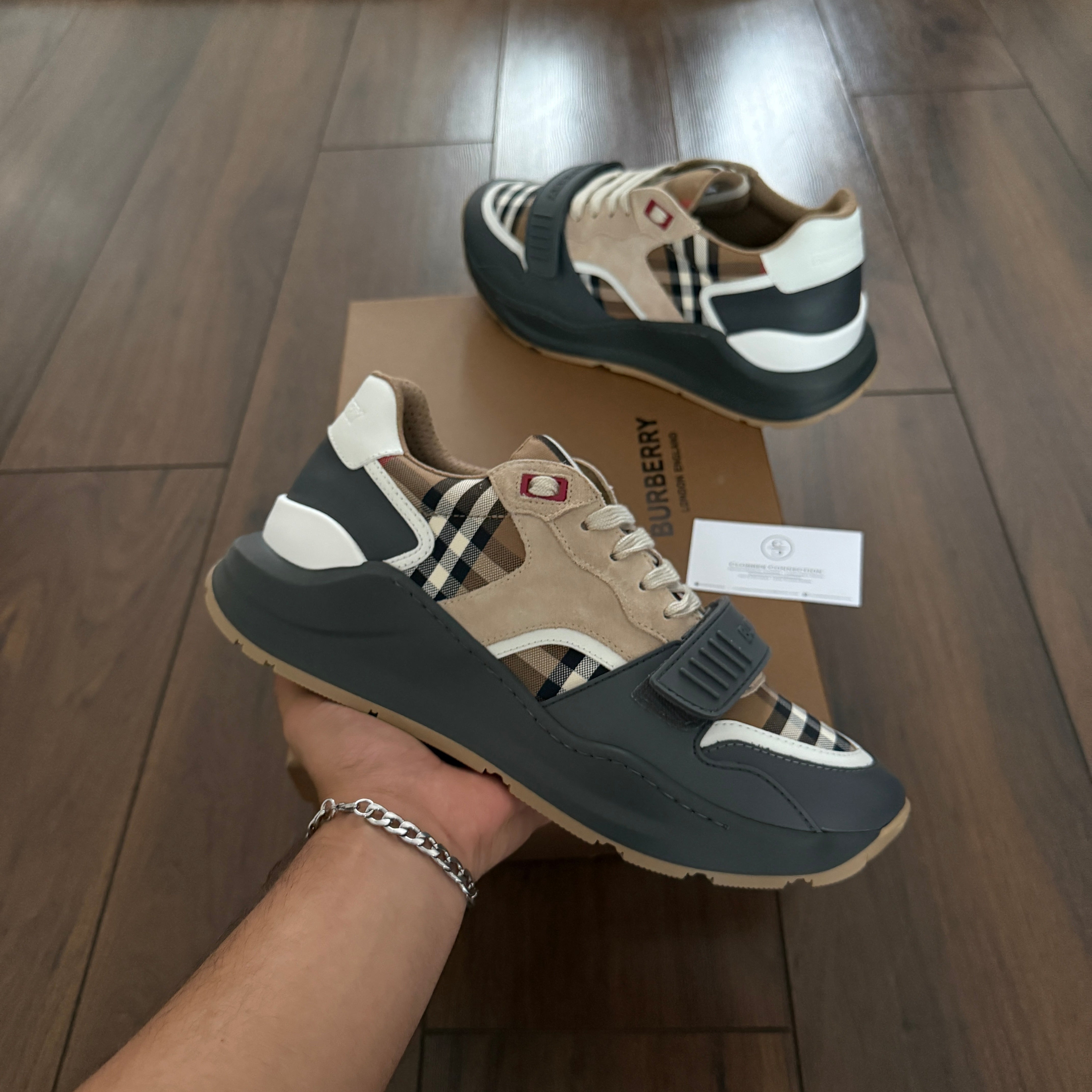 Burberry Ramsey Runners - Taupe Brown