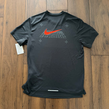 Nike ‘GRAPHIC’ Miler Set