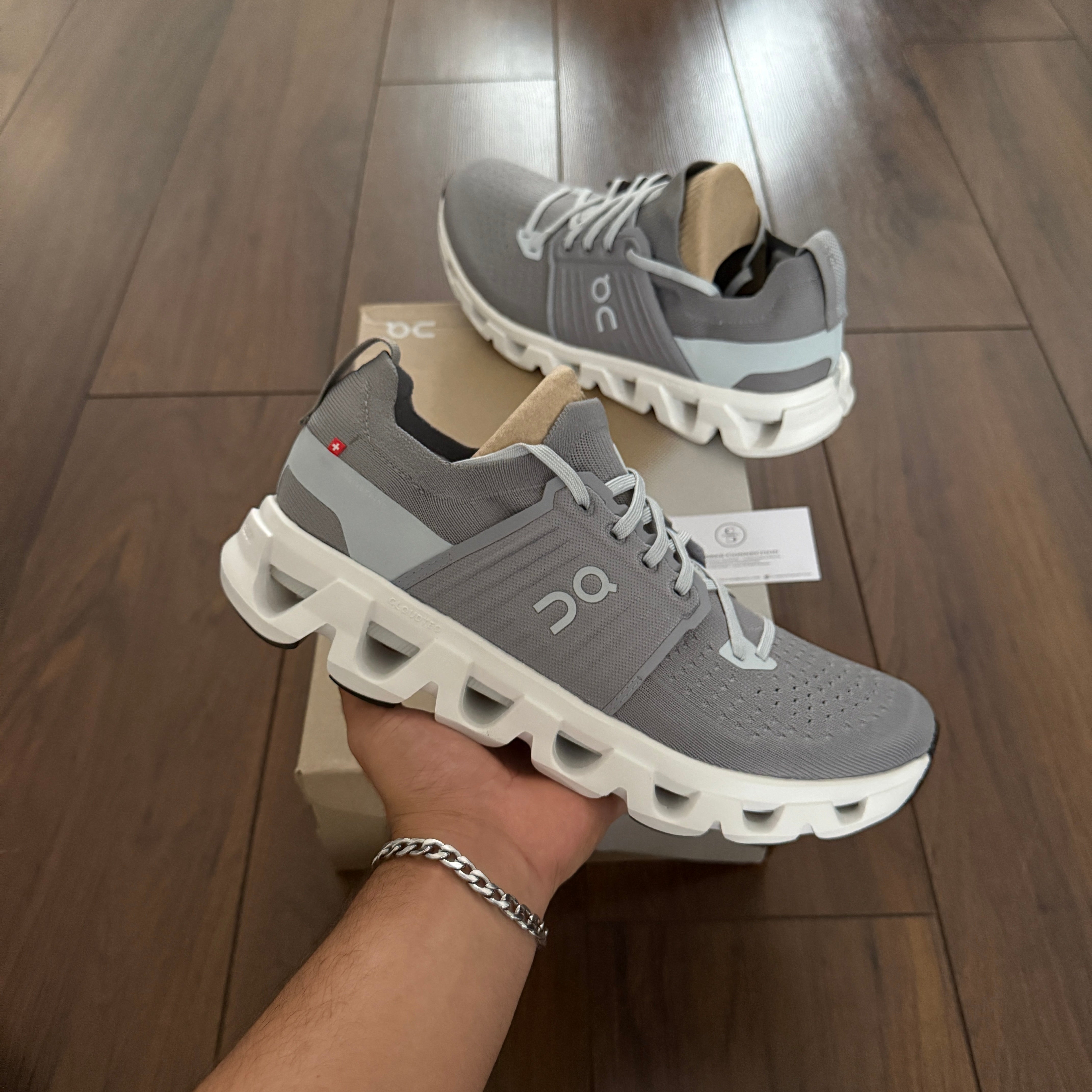 On Running Cloudswift 4 - Grey/White