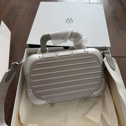 Rimowa Cross Body Bag 16 ‘SILVER’