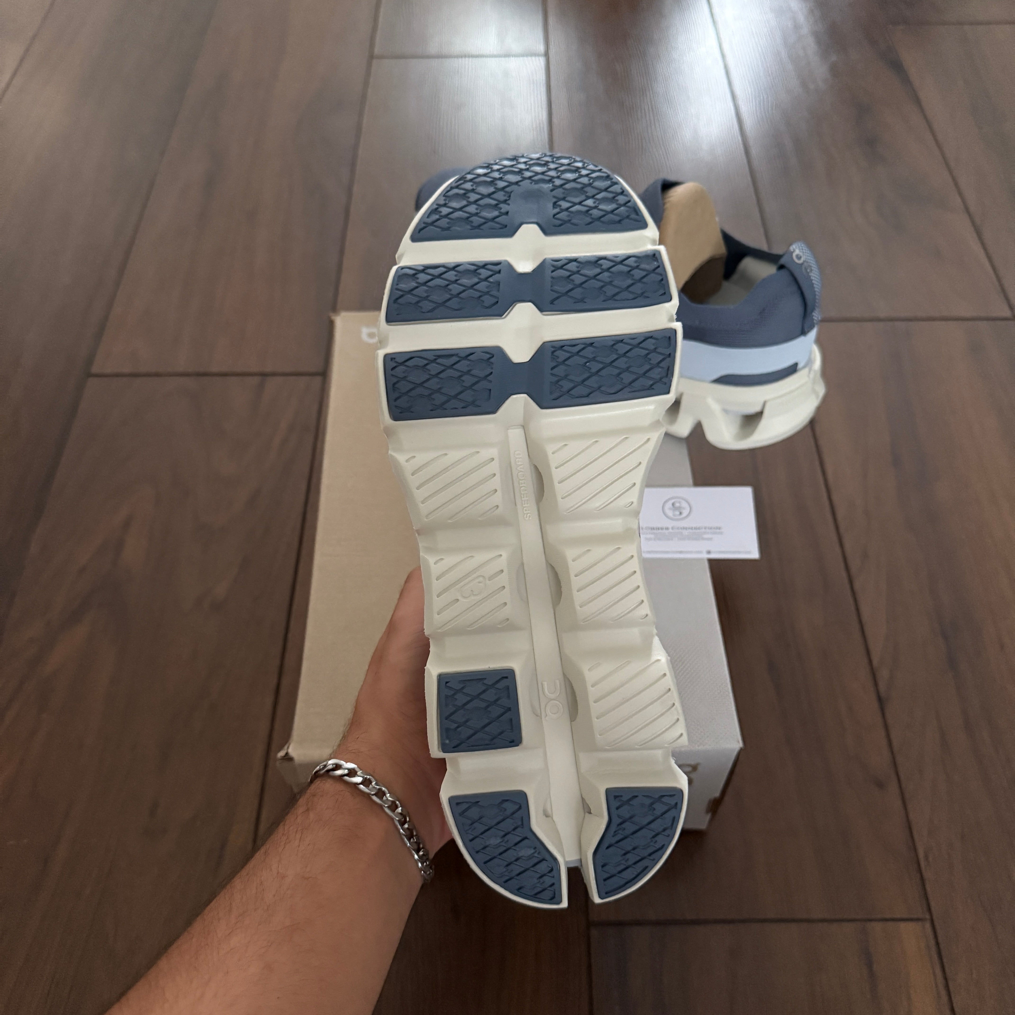 On Running Cloudswift 4 - Navy/White
