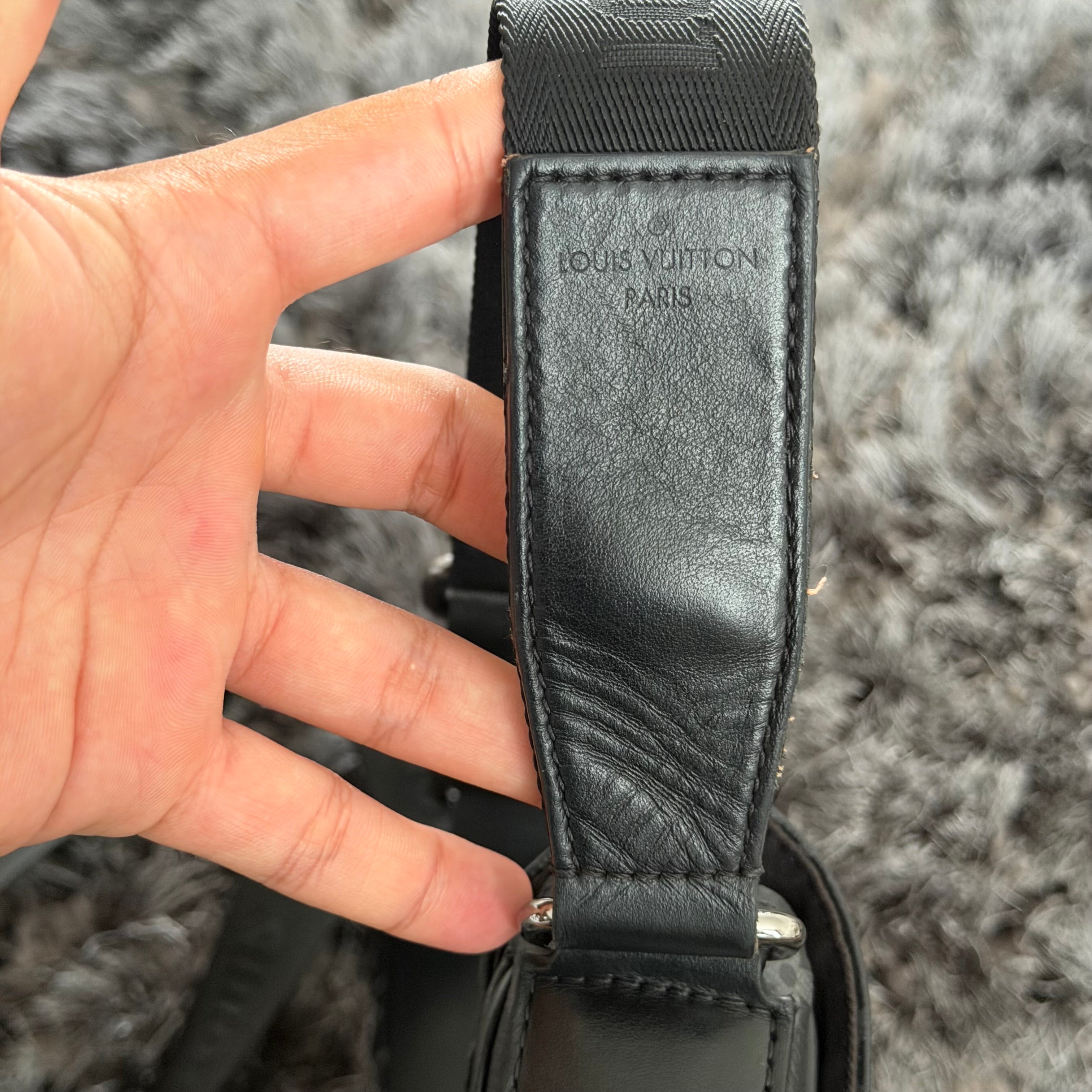 Pre-Loved - Louis Vuitton PM District Bag - Black