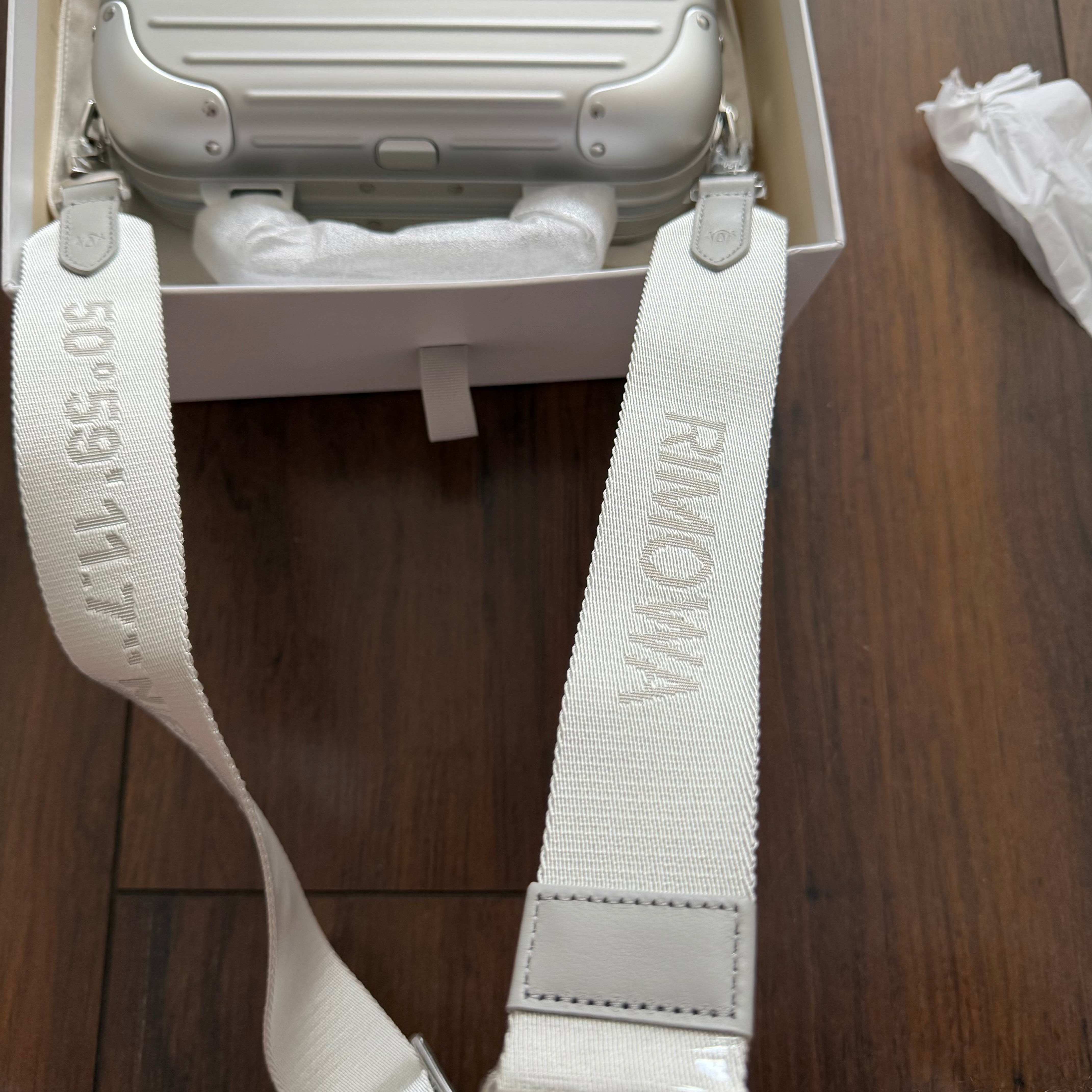 Rimowa Cross Body Bag 16 ‘SILVER’