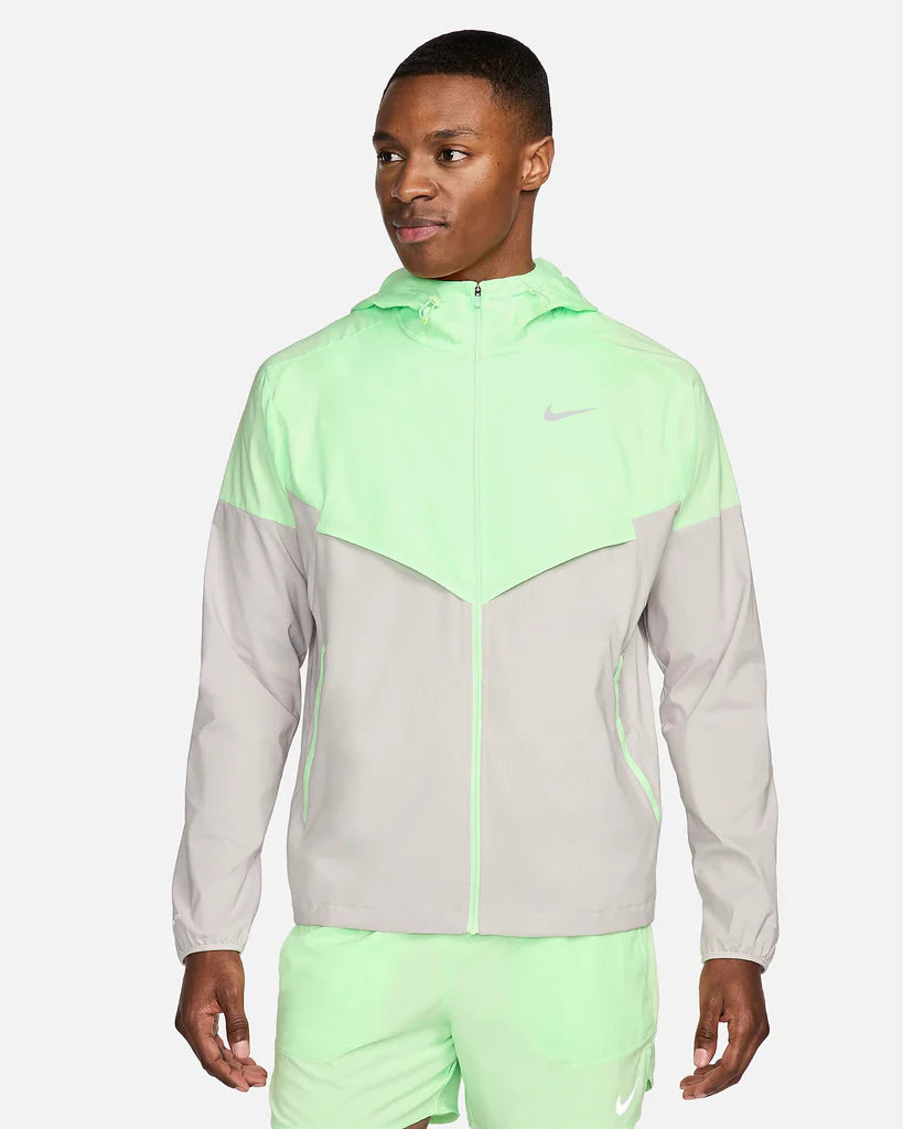 Nike UV Windbreaker - Vapour Green